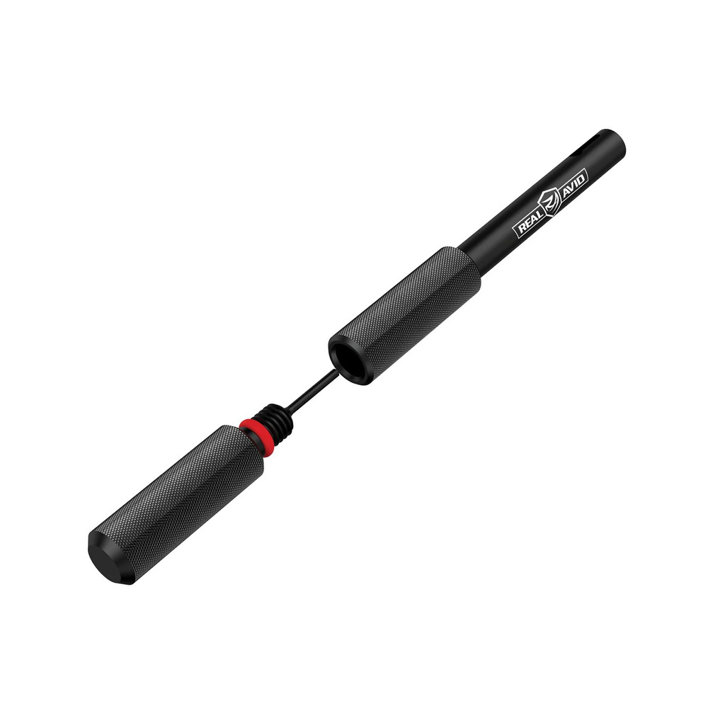 Narzędzie Real Avid® Pivot Pin Tool przeznaczone jest do wybijania przedniego bolca mocującego komorę spustową (lower) do komory zamkowej (uppera) w AR-10. Przemyślana konstrukcja umożliwia szybkie i bezproblemowe zrealizowanie tej znanej z niewygody czynności serwisowej. Narzędzie jest całkowicie metalowe i składa się z dwóch, skręcanych razem części. Pierwszą jest szpikulec służący wciśnięciu sprężyny blokującej kołek, - LifeGun.pl Real Avid - Wybijak do pinów Pivot Pin Tool for AR-10 - AVAR10PPT-1