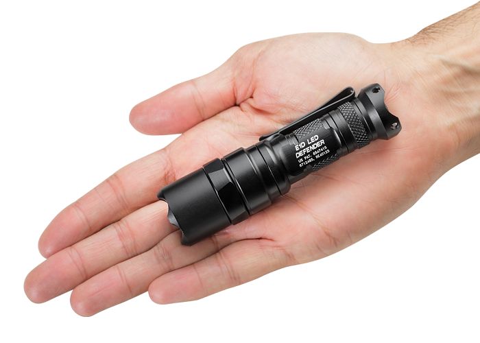 Latarka SureFire E1D Led Defender 300 Lumenów-4