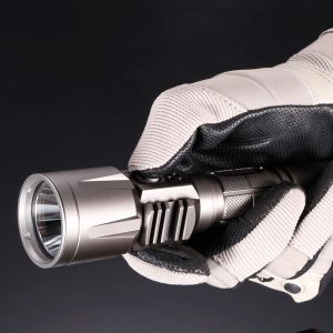 Latarka Nitecore P25 Smilodon 860 Lumenów-2