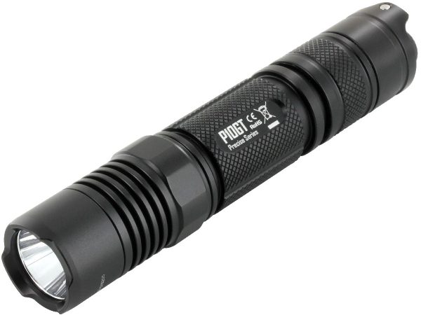 Latarka Nitecore P10GT 900 Lumenów-2
