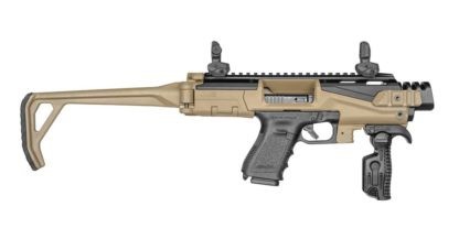 Konwersja Glock KPOS Scout FAB Zestaw Adv Tan Konwersja Scout to połączenie mocnego aluminium lotniczego i lekkiego polimeru. Po umieszczeniu w nim pistoletu zmienia się w imponujący sprzęt taktyczny, do którego można przymocować rozmaite akcesoria - oświetlenie taktyczna, laser i inne. Kompatybilna z Glockami 17, 19, 22, 23, 25, 31, 32 / Gen 3 - 5 - LifeGun.pl Konwersja Glock KPOS Scout FAB Zestaw Adv Tan-1