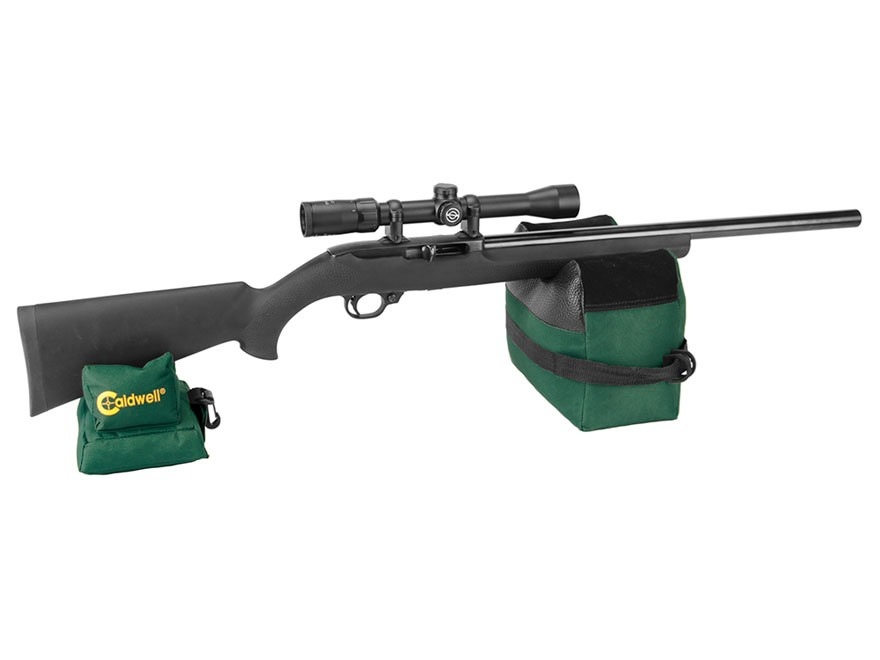 Caldwell Deadshot 939333 został zaprojektowany, aby zapewnić optymalną, stabilną platformę do przestrzeliwania wszystkich rodzajów broni długiej.Torby zostały uszyte w taki sposób, aby idealnie podtrzymywać broń podczas strzału. Wierzch przedniej torby został wzmocniony, dzięki czemu broń obudowana szynami Picatinny nie niszczy torby.Można je połączyć ze sobą w celu ułatwienia transportu za pomocą wbudowanego systemu Quick-Connect.Obie torby uszyte - LifeGun.pl Worki do przestrzeliwania broni Caldwell Deadshot 939333-2