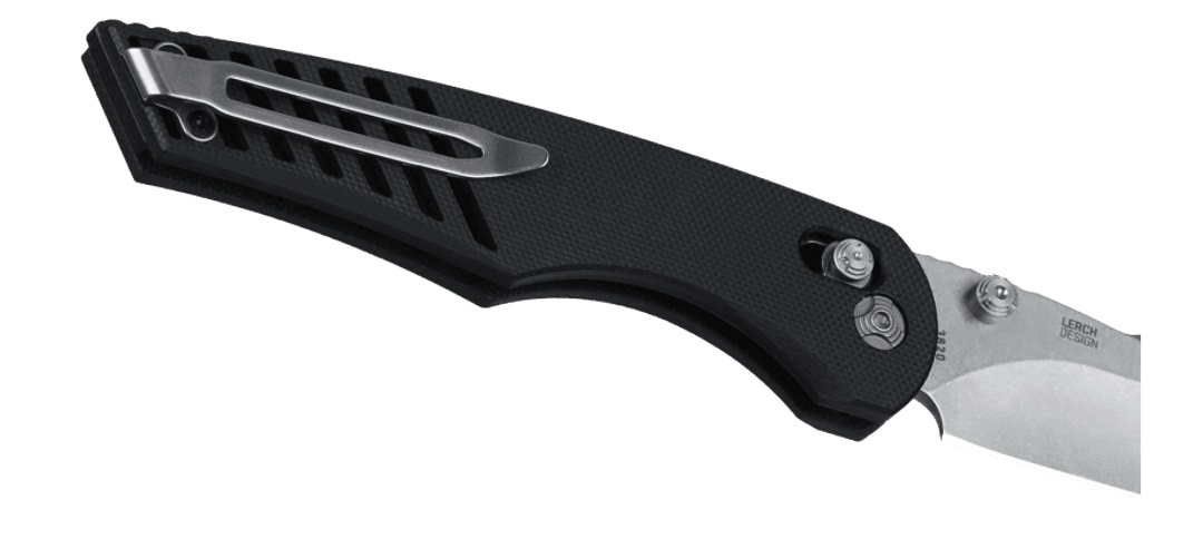 Nóż CRKT 3820 Definitive Black CECHY: Typ ostrza: Drop Point Stal: 154CM Ostrze: Gładkie Wykończenie ostrza: piaskowanie (Stonewash) Rękojeść: G10 WYMIARY: Długość ostrza: 94 mm Grubość ostrza: 3,18 mm Długość całkowita: 219 mm Długość po złożeniu: 125 mm Waga: 85 g Link do noża na stronie producenta: https://www.crkt.com/knife/definitive-crossbar-lock-folding-knife?sku=3820 - LifeGun.pl Nóż CRKT 3820 Definitive Black-3