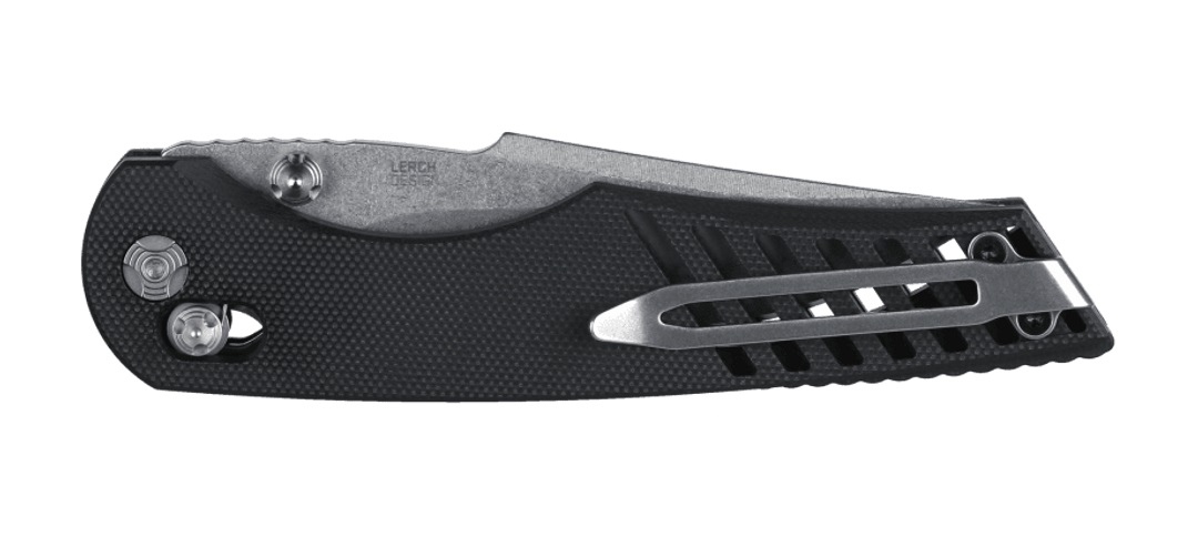 Nóż CRKT 3820 Definitive Black CECHY: Typ ostrza: Drop Point Stal: 154CM Ostrze: Gładkie Wykończenie ostrza: piaskowanie (Stonewash) Rękojeść: G10 WYMIARY: Długość ostrza: 94 mm Grubość ostrza: 3,18 mm Długość całkowita: 219 mm Długość po złożeniu: 125 mm Waga: 85 g Link do noża na stronie producenta: https://www.crkt.com/knife/definitive-crossbar-lock-folding-knife?sku=3820 - LifeGun.pl Nóż CRKT 3820 Definitive Black-4