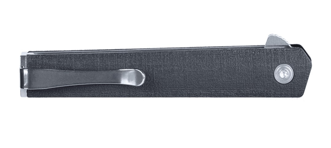 Nóż CRKT 7095KX CEO Compact Black CEO Compact to zaprojektowany przez znanego i cenionego knifemaker'a z Nowego Meksyku Richarda Rogersa, lekki i kompaktowy nóż przeznaczony do codziennego użytku (EDC).Głownia wykonana została ze stali nierdzewnej 1.4116, która charakteryzuje się łatwością ostrzenia, dobrym trzymaniem ostrości i wysoką odpornością na korozję. Posiada profil Clip-Point i satynowe wykończenie.Rękojeść wykonana ze wzmocnionego włóknem szklanym nylonu, dzięki antypoślizgowej - LifeGun.pl Nóż CRKT 7095KX CEO Compact Black-4