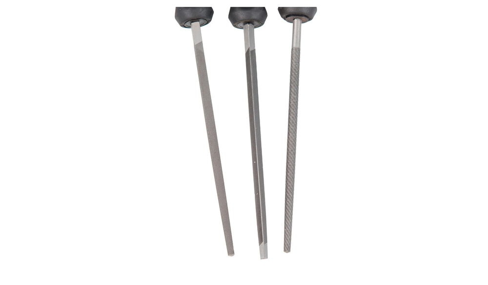 Zestaw pilników WHEELER 710908 Engineering Professional Gunsmithing File Set zawiera szeroką gamę pilników idealnych do rozmaitych prac rusznikarskich.W zestawie znajdują się pilniki o różnych kształtach i ziarnistości, w tym super drobny pilnik diamentowy oraz pilniki o grubym, średnim i drobnym ziarnie, a także kreda i szczotka do czyszczenia pilników. - LifeGun.pl WHEELER 710908 ZESTAW PILNIKÓW RUSZNIKARSKICH Engineering Professional Gunsmithing File Set-5