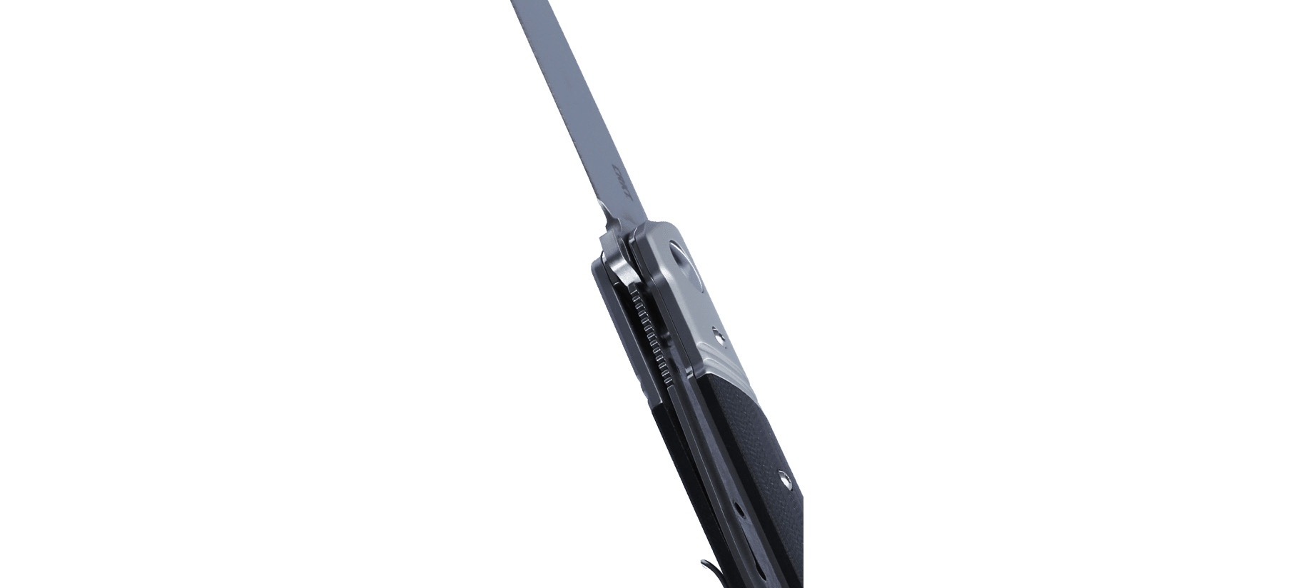 NÓŻ CRKT 5720 BAMBOOZLED™ Pierwszym nożem CRKT® jaki zaprojektował Ken Onion Jr. był wyrafinowany folder, który zaciera granice między klasyką a nowoczesnością. Noszony na co dzień o dostojnym wyglądzie, Bamboozled™ to unikalna perełka świata noży, o dyskretnej elegancji, która zrobi wrażenie na tych, którzy wiedzą, gdzie jej szukać. Proste ostrze z stali D2, łożyskowanie osi składania - LifeGun.pl NÓŻ CRKT 5720 BAMBOOZLED™-6