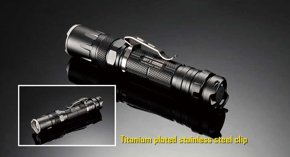 Światło S.O.S.: Tak | Maksymalny czas pracy (godz.): 450 | Zasięg wiązki światła (m): 155 | Waga bez baterii (g): 77 | Futerał: Tak | Wodoodporność: Do 2 m | Kolor: Czarny | Baterie (kompatybilne): 1 x 18650 lub 2 x CR123 | Długość całkowita (mm): 136 | Średnica głowicy (mm): 25 | Źródło światła: Dioda LED CREE XM-L2 (T6) | Światło stroboskopowe: tak | Moc światła (L): 750 - LifeGun.pl Latarka Nitecore SRT5 SmartRing Tactical Detective 750 Lumenów-16