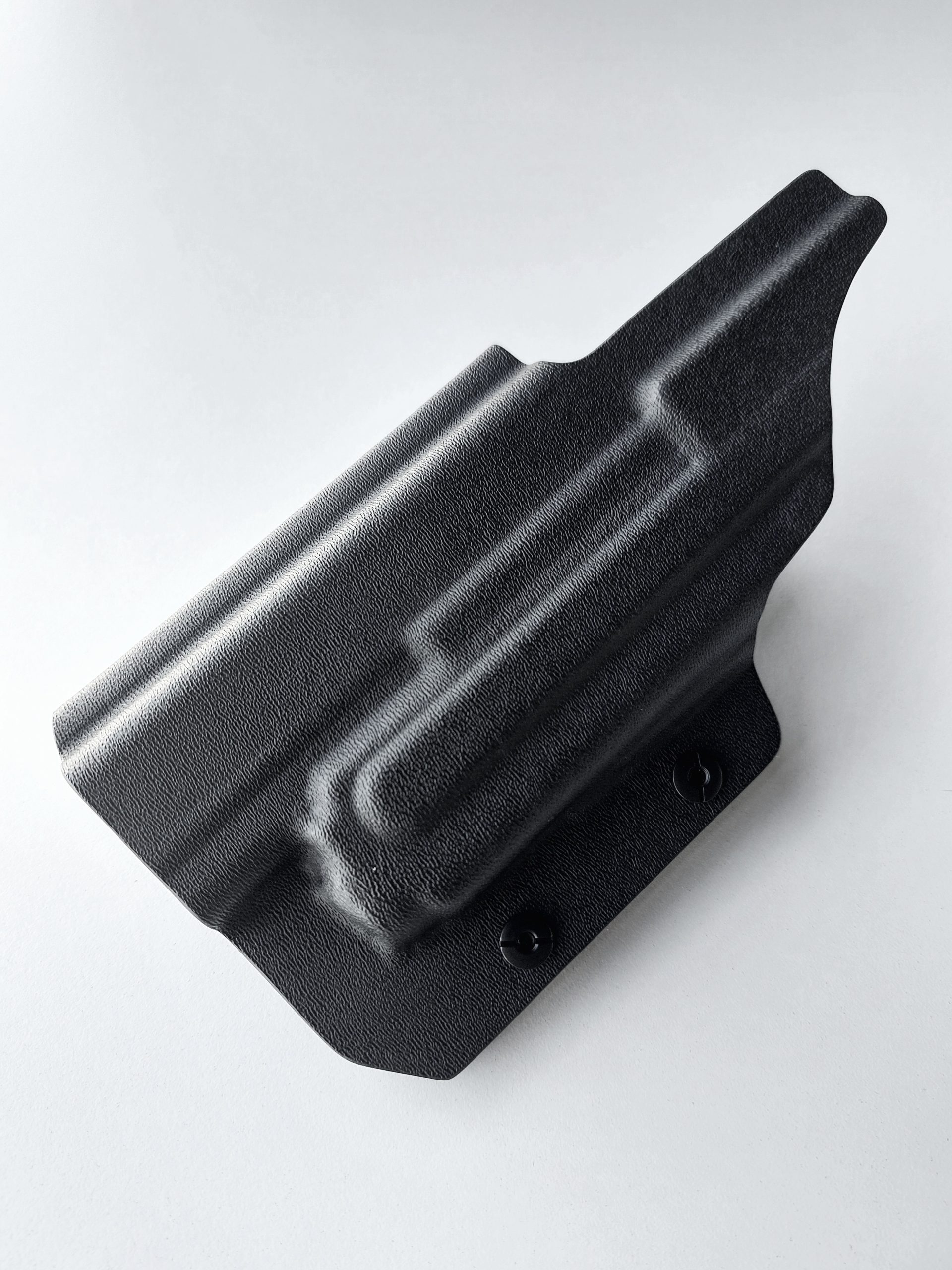 NITECORE NPH40 to wysokiej jakości, WEWNĘTRZNA kabura zaprojektowana z myślą o latarkach taktycznych NITECORE NPL25 i NPL25GL. Wykonana z wytrzymałego polimeru Kydex 2.36, posiada odkręcany klips ze stali i jest kompatybilna z modelami Glock 17 i Glock 19. Cechy: Materiał: Kydex 2.36 Mocowanie: Klips ze stali nierdzewnej, odkręcany Kompatybilność: Glock 17 i Glock 19 Kolor: Czarny Rodzaj: Wewnętrzna - LifeGun.pl Kabura NITECORE NPH40 do NPL25 i NPL25GL-3