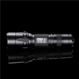 Latarka Nitecore P20UV 800 Lumenów-2