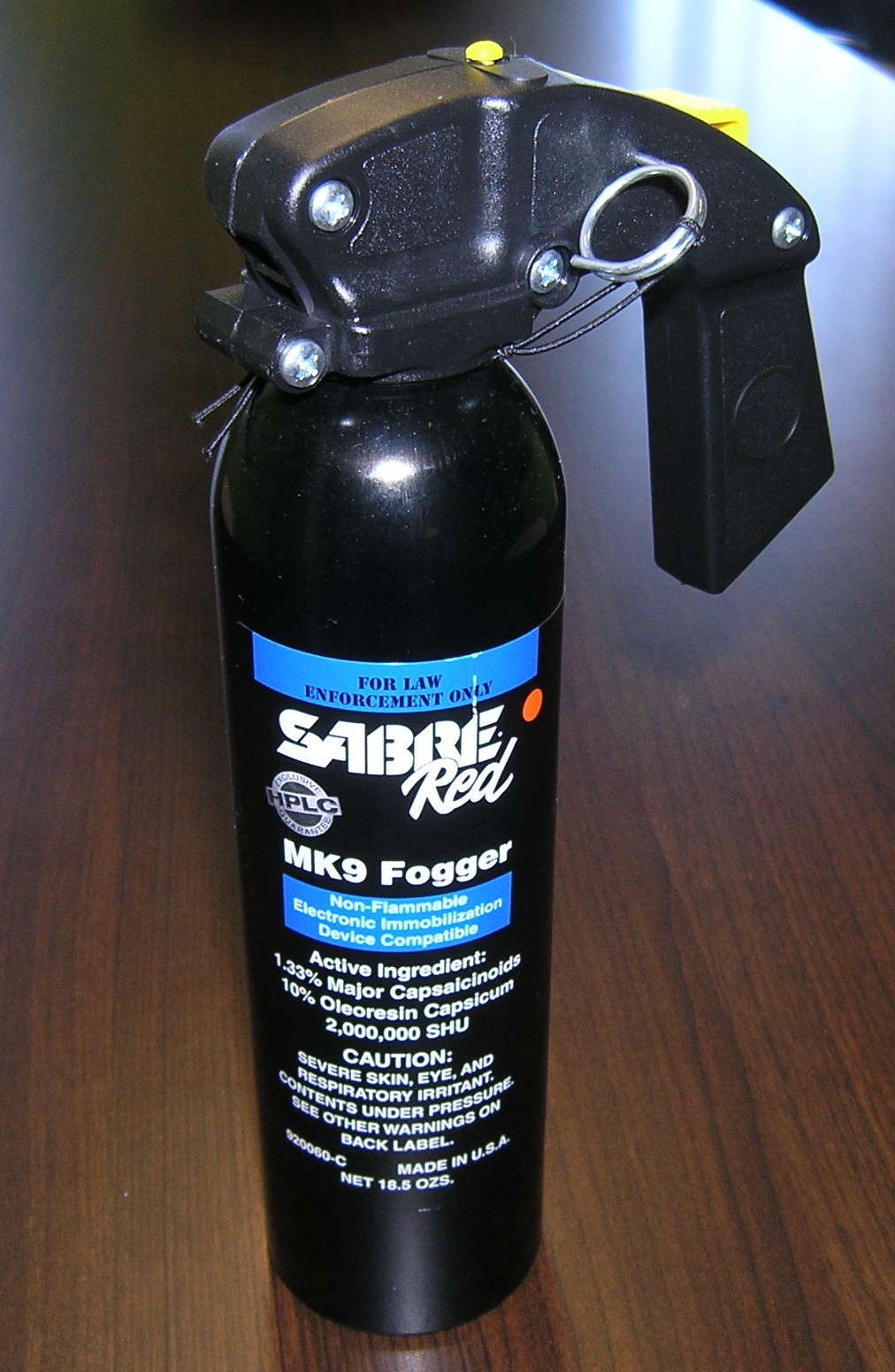 Rodzaj gazu: Gaśnica | Zasięg (m): Do 10 | Pojemność (ml): 547 - LifeGun.pl Gaz pieprzowy Sabre Red Fogger MK9 920060-C-2