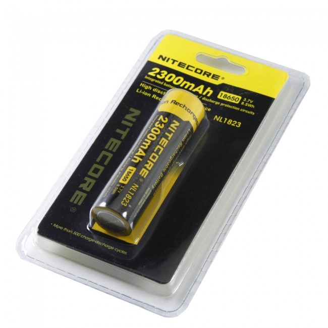 Akumulator Nitecore 18650 NL1823 2300mAh Akumulator o pojemności 2300 mAh. Zapewnia ponad 500 cykli ładowania. Akumulator zastępuje dwie baterie CR123, ale jest odrobinę dłuższy i szerszy od dwóch baterii CR123. Jest w 100% kompatybilny z produktami Nitecore, ale może nie pasować do urządzeń innych producentów. Wymiary: Długość: 69,2mm Średnica: 18,3mm - LifeGun.pl Akumulator Nitecore 18650 NL1823 2300mAh-2
