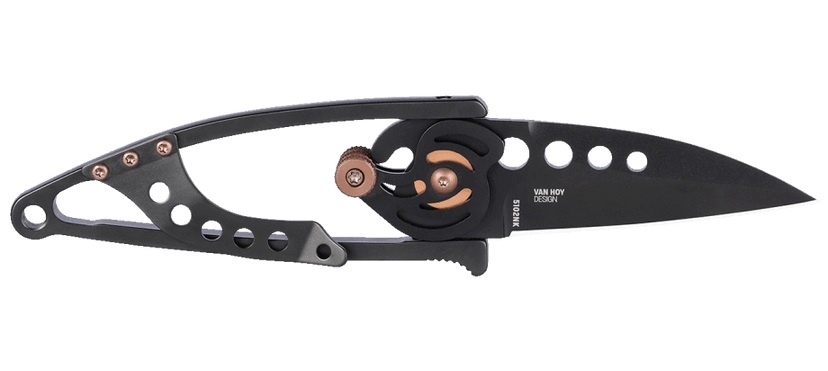 CRKT 5102NK SNAP LOCK to niezwykle dekoracyjny folder, którego gładkie ostrze wykonano ze stali nierdzewnej 420J2 z wykończeniem Titanium Nitride.To co go zdecydowanie wyróżnia, to blokada Snap Lock, umożliwiająca składanie noża na bok o 180 stopni.Mimo swej oryginalności mechanizm działania jest bardzo prosty i intuicyjny w obsłudze.Szkieletowa rękojeść wykonana ze stali nierdzewnej posiada sprężysty klips, a na jej końcu znajduje - LifeGun.pl NÓŻ CRKT 5102NK - SNAP LOCK BLACK-1