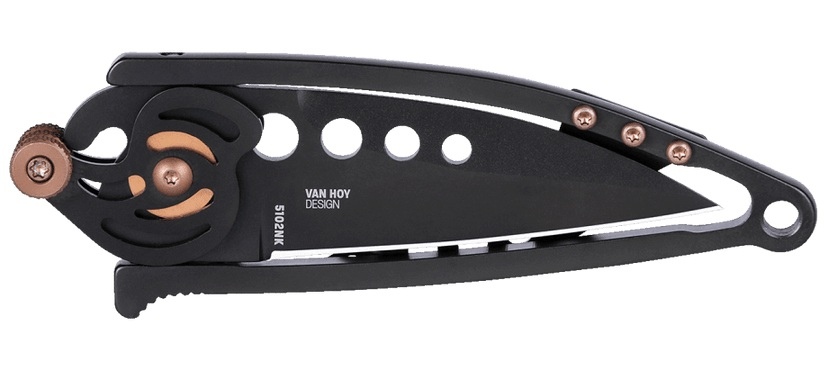 CRKT 5102NK SNAP LOCK to niezwykle dekoracyjny folder, którego gładkie ostrze wykonano ze stali nierdzewnej 420J2 z wykończeniem Titanium Nitride.To co go zdecydowanie wyróżnia, to blokada Snap Lock, umożliwiająca składanie noża na bok o 180 stopni.Mimo swej oryginalności mechanizm działania jest bardzo prosty i intuicyjny w obsłudze.Szkieletowa rękojeść wykonana ze stali nierdzewnej posiada sprężysty klips, a na jej końcu znajduje - LifeGun.pl NÓŻ CRKT 5102NK - SNAP LOCK BLACK-5