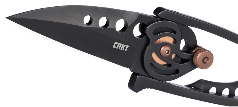 CRKT 5102NK SNAP LOCK to niezwykle dekoracyjny folder, którego gładkie ostrze wykonano ze stali nierdzewnej 420J2 z wykończeniem Titanium Nitride.To co go zdecydowanie wyróżnia, to blokada Snap Lock, umożliwiająca składanie noża na bok o 180 stopni.Mimo swej oryginalności mechanizm działania jest bardzo prosty i intuicyjny w obsłudze.Szkieletowa rękojeść wykonana ze stali nierdzewnej posiada sprężysty klips, a na jej końcu znajduje - LifeGun.pl NÓŻ CRKT 5102NK - SNAP LOCK BLACK-6