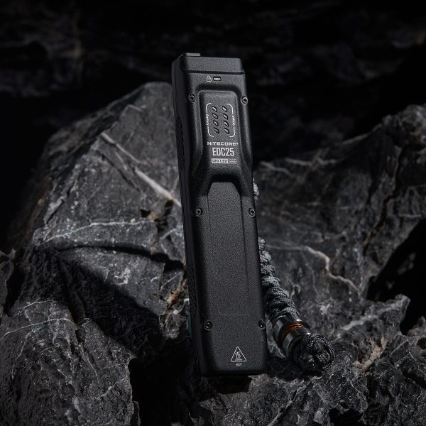 Latarka Nitecore EDC25 3000 lumenów-5