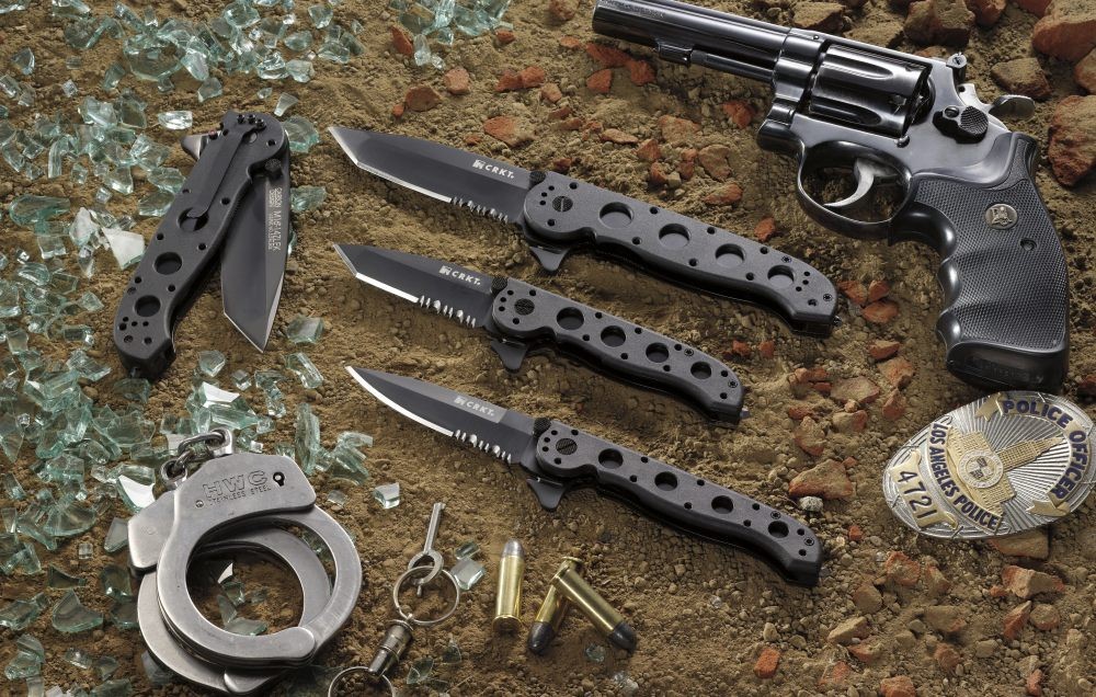 Ostrze ząbkowane: Tak | Kolor: Czarny | Opakowanie: Pudełko kartonowe | Waga (g): 105 | Rodzaj ostrza:: Spear point | Stal: AUS 8 | Wykończenie ostrza: Azotek tytanu - czarne | Długość po złożeniu (cm): 12.4 | Długość ostrza (cm): 8.5 | Rękojeść: Zytel | Twardość materiału ostrza::: 58-59 HRC | Projektant: Kit Carson | Długość całkowita (cm): 20.9 | Blokada ostrza: Locking Liner | Grubość ostrza (cm): 0.3 | Rodzaj ząbkowania ostrza: Combo - LifeGun.pl NÓŻ CRKT M16-13ZLEK-4