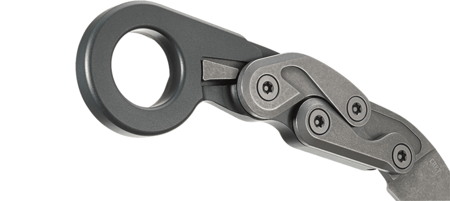 Nóż CRKT Provoke Contact 4045 Provoke Compact to przeprojektowany klasyk, przystosowany do codziennego noszenia. Nóż charakteryzuje się kompaktowym rozmiarem, a dzięki solidnej aluminiowej rączce całość jest wyjątkowo lekka. Wyposażony w technologię Kinematic, pozostaje starannie schowany podczas transportu. Cechy: Unikalna innowacja: Kinematic rozkłada ostrze za naciśnięciem kciuka Doskonała wydajność: ostrze ze stali D2 Mocny i lekki: - LifeGun.pl Nóż CRKT Provoke Contact 4045-8