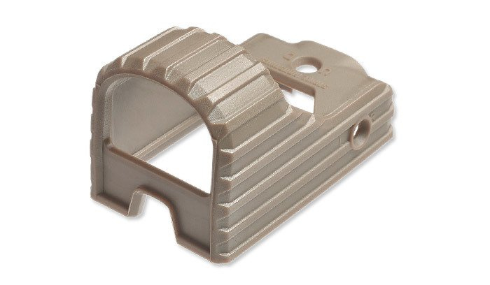 Osłona przeznaczona do kolimatorów EOTech® Mini Red Dot Sight (MRDS). Wyprodukowana została przez amerykańską firmę Strike Industries. Wykonana została z twardego a zarazem elastycznego materiału TPU, który doskonale chroni kolimator przed uszkodzeniami mechanicznymi. Osłona tworzy także ochronną przerwę przed soczewką, umożliwiając tym samym stosowanie kolimatora jako pomocy przy przeładowaniu broni. Osłona na końcu posiada wszelkie - LifeGun.pl Strike Industries - Osłona kolimatora do EOTech MRDS - FDE-1