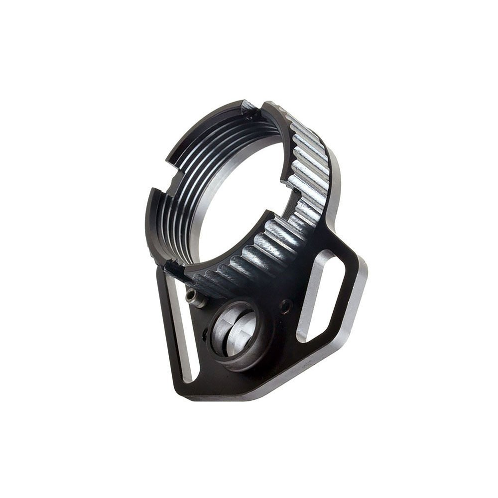 Komplet płytki i nakrętki prowadnicy kolby do karabinków AR-15 umożliwiający wykorzystywanie wielu rodzajów zawieszeń. Płytka została wyposażona w trzy porty różnych systemów montażu zawieszenia: QD, taśmy 1.25" oraz klamry typu hook clip. Dzięki systemowi antyrotacyjnej nakrętki płytka jest idealnie stabilna i nie istnieje zagrożenie luzowania pod wpływem wstrząsów przy strzelaniu. W zestawie: - wielofunkcyjna płytka - LifeGun.pl Strike Industries - Multi-Function End Plate - Czarny-1