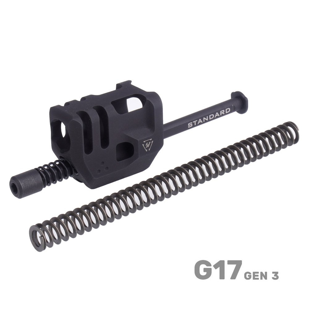 Mass Driver Comp to kompensator do pistoletu Glock 17 Gen 3 od firmy Strike Industries. Montaż kompensatora jest możliwy bez konieczności posiadania nagwintowanej od zewnątrz lufy. Dzięki montażowi kompensatora zostaje ograniczony odrzut i podrzut broni. Kształt kompensatora umożliwia korzystanie z otwartych kabur retencyjnych. Prosta konstrukcja Mass Driver Comp nie wymaga montażu przez rusznikarza. W zestawie - LifeGun.pl Strike Industries - Kompensator Mass Driver Comp do Glock 17 Gen3 - Czarny - SI-G3-MDCOMP-S-1