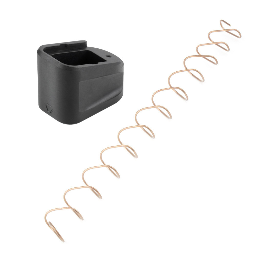 Powiększona stopka EMP do magazynków pistoletu Glock G17 / G22 pozwalająca na zwiększenie pojemności o 5 lub 4 naboje. Stopka jest kompatybilna z magazynkami na amunicję 9 x 19 mm i .40. Dzięki spójnej z pistoletem estetyce stopka idealnie wpasowuje się w stylistykę broni. Powiększa ona powierzchnię chwytu, dzięki czemu dobywanie magazynka z ładownicy lub - LifeGun.pl Strike Industries - Stopka magazynka EMP do Glock G17 / G22 - 9 mm / .40 - Aluminiowa - Czarna - SI-EMP-AL-G17-1