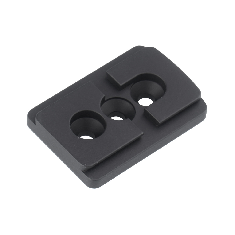 Płytka montażowa będąca adapterem do zamocowania kolimatorów w standardzie Holosun 509T na platformie FAST™ firmy Unity Tactical. Dzięki tej płytce użytkownik może zamontować kompatybilny celownik, który będzie pełnił rolę zapasowego lub uzupełniającego w stosunku do głównej na przykład lunety biegowej. Wykonana została z wytrzymałego aluminium 7075-T6, a dodatkowo jest wykończona anodyzacją. Podczas montażu płytki użytkownik - LifeGun.pl Unity Tactical - Płytka montażowa Holosun 509T dla platformy FAST - Czarny - FST-SOPT-1