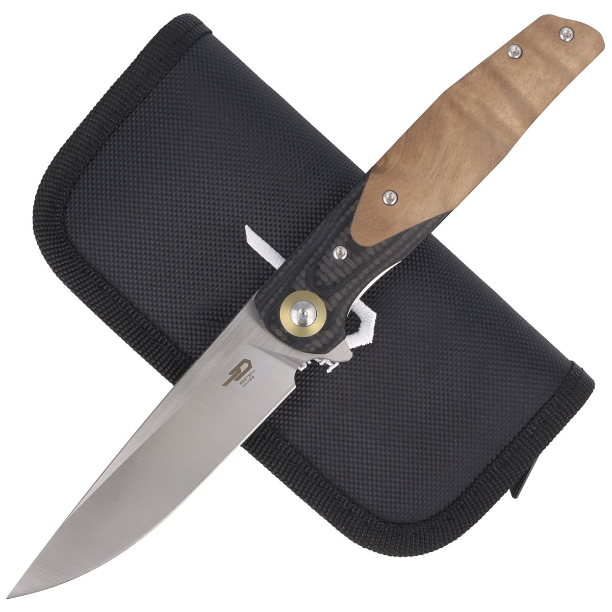 Ascot Black Carbon Fiber/G10/Lightburl Wood, Satin, elegancki folder EDC o uniwersalnym zastosowaniu. Na rękojeści okładziny z G10 i Carbonu, długa głownia ze sprawdzonej stali nierdzewnej 14C28N, a wszystko to w znakomitej cenie! - LifeGun.pl Nóż składany Bestech Ascot Black Carbon Fiber/G10 Lightburl Wood, Satin 14C28N (BG19D)-2