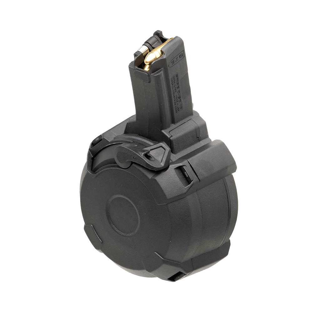 Bębnowy magazynek o pojemności 50 naboi, przeznaczony do pistoletów maszynowych HK94 i MP5 w kalibrze 9x19 mm Para. Korpus wykonany ze wzmocnionego polimeru, a wewnętrzne mechanizmy ze stali. Wszystkie elementy są odporne na korozję. Magazynek wyposażono w dźwignię zapadkową, pozwalającą usunąć naprężenie sprężyny wewnętrznej podczas ładowania magazynka. Z tyłu magazynka umieszczono wziernik, pozwalający na określenie - LifeGun.pl Magpul - Magazynek PMAG D-50 MP do HK94 i MP5 - 9x19 mm Para - Czarny - MAG1181-BLK-1