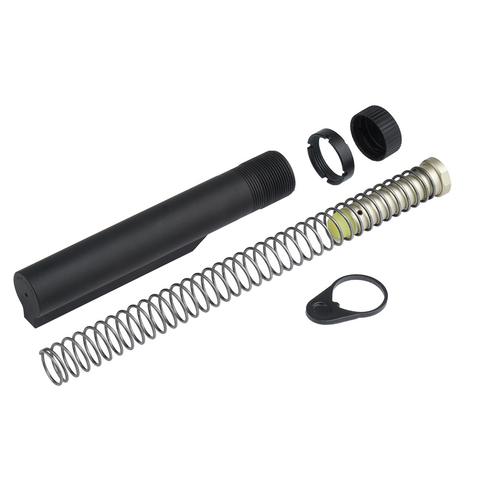 Zestaw 6-pozycyjnej prowadnicy kolby kompatybilnej z karabinkami AR15 w standardzie Mil-Spec. Wykonana z trwałego aluminium 6061-T6. Konstrukcja prowadnicy umożliwia precyzyjną regulację długości. Do zestawu producent dołącza sprężynę, urządzenie powrotne oraz tylną płytkę i nakrętkę prowadnicy kolby. Cechy: 6-pozycyjna prowadnica w standardzie Mil-Spec Kompatybilna z karabinkami AR-15 Możliwość precyzyjnej regulacji długości W zestawie ze sprężyną, urządzeniem - LifeGun.pl UTG - Zestaw prowadnicy kolby do AR15 - 6-pozycyjna - Mil-Spec - Czarny - TLU001-KIT-1