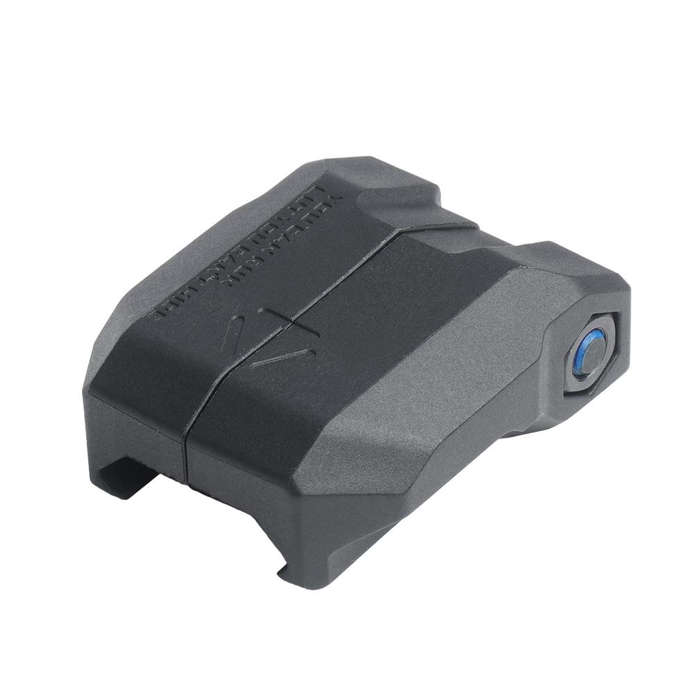 Uchwyt SI-iHolder firmy Strike Industries pozwala na niskoprofilowe zamocowanie lokalizatora Apple AirTag na standardowej szynie Picatinny. Umożliwia śledzenie położenia broni w razie zgubienia czy kradzieży. Pozwala na zlokalizowanie broni nawet w przypadku, gdy jest wyjęta z torby na broń, w przeciwieństwie do sytuacji, gdy lokalizator znajduje się luzem w torbie. Kompaktowa, dwuczęściowa konstrukcja umożliwia łatwy - LifeGun.pl Uchwyt na lokalizator - Picatinny - Strike Industries - SI-iHolder-1