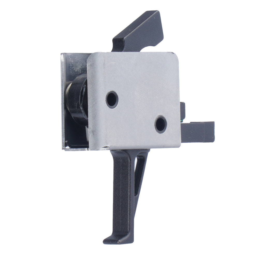 Spust drop-in w formie kasetowej do karabinków platformy AR15/AR10 w wariancie z małymi pinami (0,154") od firmy CMC Triggers. Umożliwia zmodyfikowanie zespołu języka spustowego zgodnie z potrzebą użytkownika. Język spustowy posiada fabrycznie ustaloną siłę oporu spustu w zadanej wartości, która nie podlega modyfikacji. Po wymianie elementu warto zadbać o odpowiednie wyczyszczenie pozostałych części oraz użycie - LifeGun.pl CMC Triggers - Spust drop-in do AR15/AR10 Small Pin Competition - Jednostopniowy - Płaski język - 3.5 lb - 91503-1