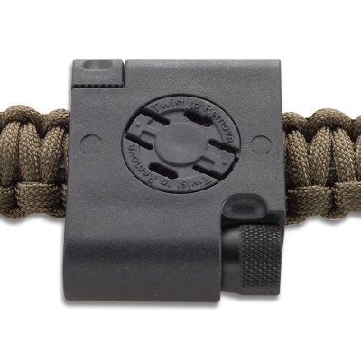 Kompas i krzesiwo CRKT 9701 Kompas z krzesiwem od CRKT to drobiazg, który może uratować życie i odnaleźć się w terenie. Kompas przeznaczony przede wszystkim do użytku z bransoletką survivalową CRKT, ale jego rozmiar pozwala na przenoszenie go w kieszeni spodni czy w plecaku. - LifeGun.pl Kompas i krzesiwo CRKT 9701-5