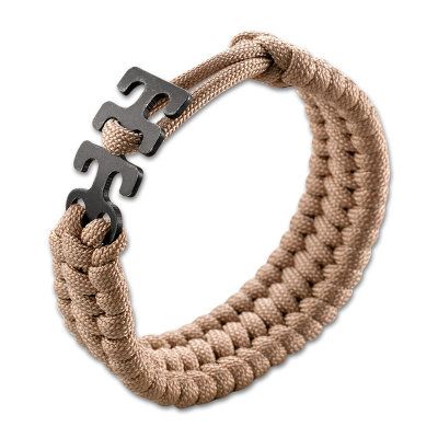 Bransoletka CRKT Paracord 9400t tan Regulowana bransoletka z Paracordu w kolorze piaskowym. Dostępna w uniwersalnym rozmiarze. Można ją dostosować do rozmiaru nadgarstka. Bransoletka o długości 22,8 cm ma długość całkowitą 2,9 metra po rozwinięciu. Bransoletka jest kompatybilna z innymi akcesoriami jak na przykład z otwieraczem do butelek czy z kompasem. - LifeGun.pl Bransoletka CRKT Paracord 9400T Tan-1