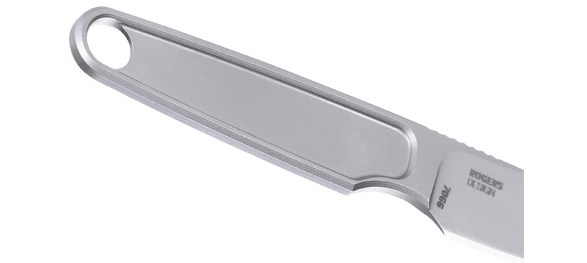 CRKT HangTi 7066 to ultrakompaktowy nóż ze stałym ostrzem, wykonany z jednego kawałka tytanu.Jest mocny i jednocześnie lekki jak piórko, doskonale sprawdzi się przy lekkich zadaniach związanych z cięciem i krojeniem.W komplecie z HangTi znajduje się kydexowa pochewka ze smyczą, umożliwiająca powieszenie noża na szyi czy przytroczenie np. do plecaka. Cechy: Stal ostrza: Tytan Ostrze: Gładkie Wykończenie: Bead Blast Długość ostrza:  - LifeGun.pl NÓŻ CRKT 7066 HANG TI Silver-4