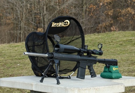 Chwytacz łusek Caldwell 122560 sprawi, że sprzątanie łusek po zakończonym strzelaniu zajmie ułamek sekundy. Duża, siatkowa konstrukcja łatwo się rozkłada i składa. Chwytacz łusek został tak skonstruowany aby idealnie zbierać łuski, niezależnie czy strzelasz z broni krótkiej czy długiej. W zestawie torba transportowa. Cechy: Siatka odporna na wysoką temperaturę U dołu siatki wbudowany zamek błyskawiczny do szybkiego opróżniania - LifeGun.pl Chwytacz łusek uniwersalny Caldwell 122560-3