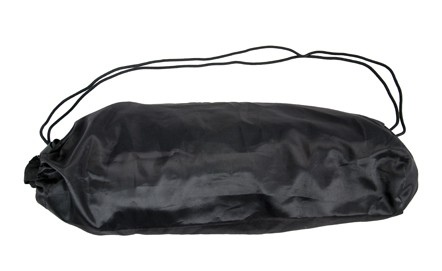 Chwytacz łusek Caldwell 122560 sprawi, że sprzątanie łusek po zakończonym strzelaniu zajmie ułamek sekundy. Duża, siatkowa konstrukcja łatwo się rozkłada i składa. Chwytacz łusek został tak skonstruowany aby idealnie zbierać łuski, niezależnie czy strzelasz z broni krótkiej czy długiej. W zestawie torba transportowa. Cechy: Siatka odporna na wysoką temperaturę U dołu siatki wbudowany zamek błyskawiczny do szybkiego opróżniania - LifeGun.pl Chwytacz łusek uniwersalny Caldwell 122560-7