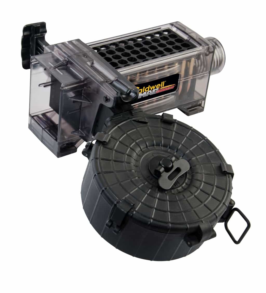 Szybkoładowacz do magazynków AK Caldwell 397599 Szybkoładowacz do magazynków AK Caldwell rewolucjonizuje sposób, w jaki amunicja jest ładowana do magazynków. Cały proces obsługi jest bardzo prosty: do specjalnie wyprofilowanego pudełka z boku szybkoładowacza włóż 50 sztuk amunicji. Dzięki unikatowemu projektowi, możesz zrobić to zbiorczo z fabrycznego opakowania. Amunicja automatycznie układa się we właściwej pozycji. Po - LifeGun.pl Szybkoładowacz do magazynków AK Caldwell 397599-6