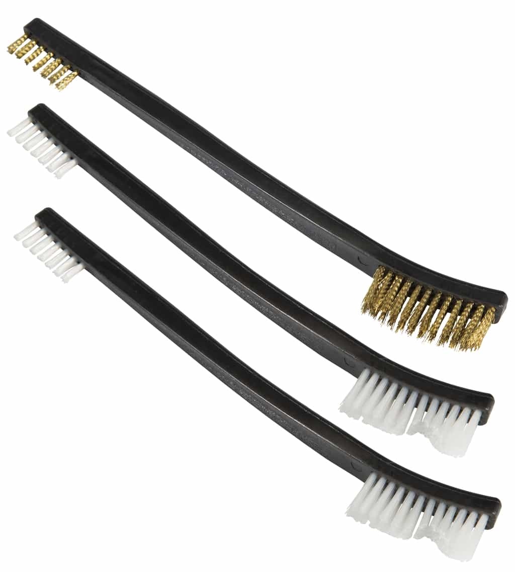 Zestaw 3 szczoteczek Tipton 654866 do czyszczenia broni palnej. Szczoteczki są dwustronne. Mała szczoteczka służy do czyszczenia trudno dostępnych miejsc, a duża do czyszczenia większych przedmiotów tj. wsporniki śrub, cylindry i wiele innych. Dwie szczoteczki posiadają trwałe nylonowe włosie, które nie zaszkodzi wykończeniu twojej broni. Mocna szczoteczka z drutu miedzianego usunie każde zabrudzenie. Plastikowy uchwyt zapewnia - LifeGun.pl Zestaw 3 szczotek do czyszczenia Tipton 654866-1