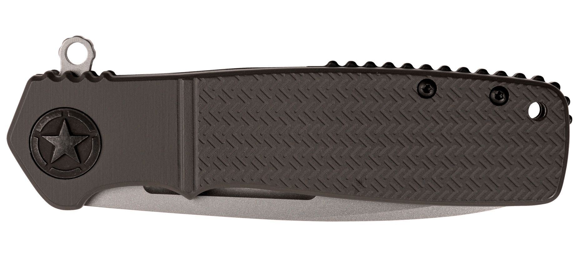 Nóż CRKT K252GXP HOMEFRONT™ OD GREEN Ten wysokiej jakości, składany nóż z robiącym wrażenie wzornictwem z czasów II wojny światowej, zaprojektował sam Ken Onion.Pod jego klasycznym wyglądem kryje się niezwykle płynny system otwierania IKBS™, oparty na łożyskach kulkowych. Cechy: Ostrze ze stali Sandvik 12C27™ z doskonałymi właściwościami tnącymi Flipper wspomagający szybkie otwieranie noża System IKBS™ oparty na - LifeGun.pl Nóż CRKT K252GXP HOMEFRONT™ OD GREEN-3