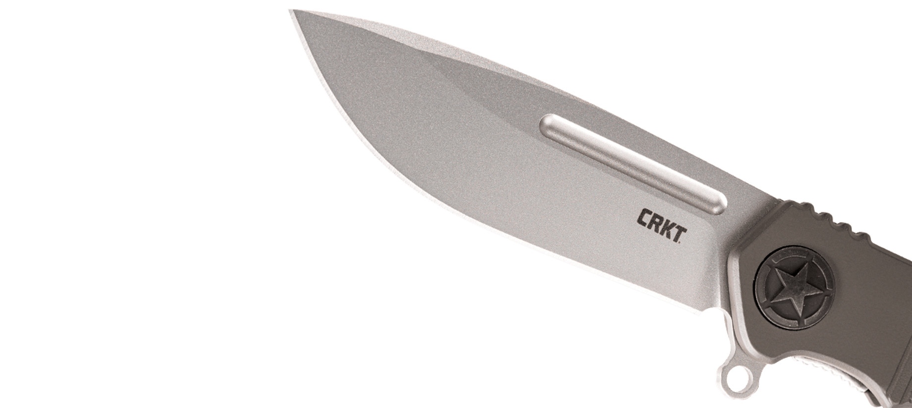 Nóż CRKT K252GXP HOMEFRONT™ OD GREEN Ten wysokiej jakości, składany nóż z robiącym wrażenie wzornictwem z czasów II wojny światowej, zaprojektował sam Ken Onion.Pod jego klasycznym wyglądem kryje się niezwykle płynny system otwierania IKBS™, oparty na łożyskach kulkowych. Cechy: Ostrze ze stali Sandvik 12C27™ z doskonałymi właściwościami tnącymi Flipper wspomagający szybkie otwieranie noża System IKBS™ oparty na - LifeGun.pl Nóż CRKT K252GXP HOMEFRONT™ OD GREEN-4