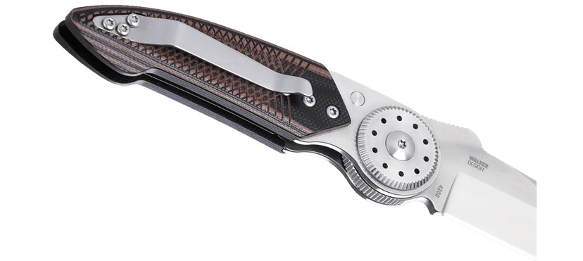 WALKER BLADE LOCK to nowoczesna edycja pionierskiego noża Blade Lock.Jest on nie tylko fantastycznym nożem EDC, ale również unikalnym dodatkiem do każdej kolekcji, ze względu na jego fenomenalne wzornictwo a także unikalny mechanizm blokujący.Ostrze folderu jest wykonane z wytrzymałej stali 14C28N a rękojeść ze stali nierdzewnej i laminatu G10.Całości dopełnia sprężysty klips umożliwiający wpięcie noża za pas lub części - LifeGun.pl NÓŻ CRKT 4200 WALKER BLADE LOCK-3