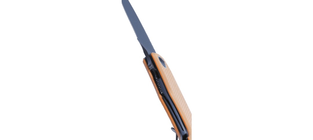 NÓŻ CRKT 7910 P.S.D. II Zaprojektowany przez knifedesignera Jimma Hammonda, poręczny nóż składany (folder) do użytku codziennego (Every Day Carry - EDC), wyposażony jest w ostrze wykonane ze stali AUS-10, którą charakteryzuje trwałość i odporność na ścieranie.Głownia o profilu Drop-Point posiada czarną powłokę EDP, która chroni przed korozją.Za płynne otwarcie klingi odpowiada system łożysk IKBS, a blokada Liner Lock zapobiega zamknięciu ostrza. Specyfikacja: Materiał: stal - LifeGun.pl NÓŻ CRKT 7910 P.S.D. II-6