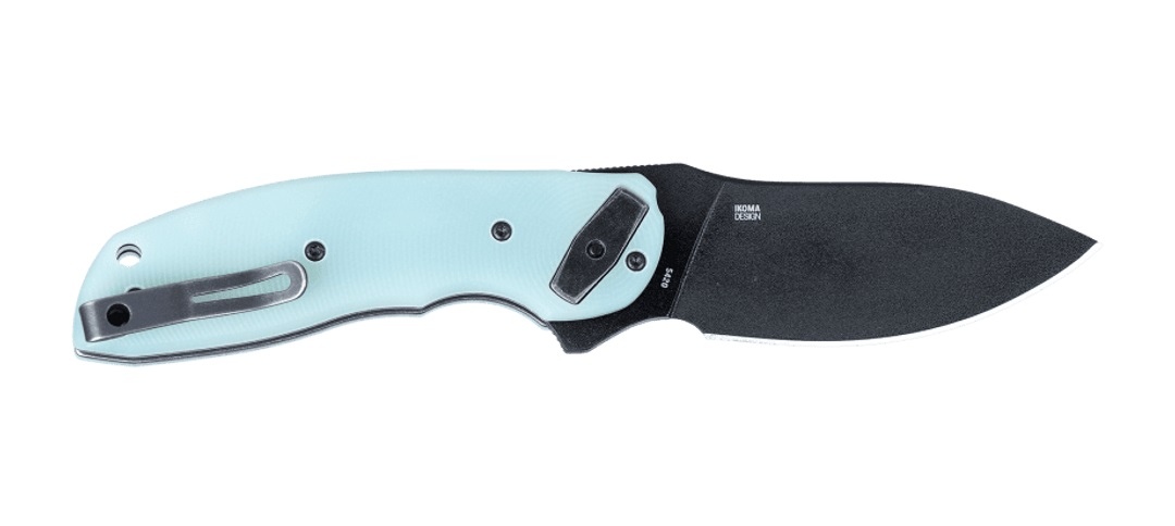 NÓŻ CRKT 5420 IKOMA BOT DEADBOLT Zaprojektowany przez brazylijskiego knifedesignera Flavio Ikoma nóż Bot Deadbolt, to poręczny folder przeznaczony do użytku codziennego.Wysoką trwałość i odporność na korozję gwarantuje wykonanie ostrza, typu Drop-Point, ze stali AUS-10.Głownia została pokryta czarną powłoką EDP, ograniczającą niechciane odblaski.Za płynne otwarcie klingi odpowiada system łożysk IKBS.Stalowy klips typu deep-carry umożliwia przyczepienie noża do pasa lub krawędzi kieszeni. Specyfikacja: Materiał: stal AUS-10 - LifeGun.pl NÓŻ CRKT 5420 IKOMA BOT DEADBOLT-1