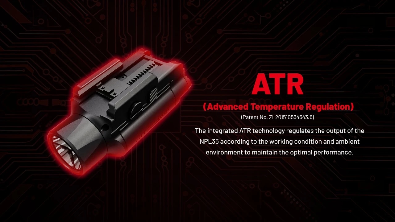 NITECORE NPL35 - kompaktowa latarka taktyczna do broni o maksymalnym strumieniu świetlnym do 2000 lumenów, kompatybilna z szyną Glock oraz Picatinny.Za zasilanie odpowiada szybkowymienny akumulator Li-ion o pojemności 1900 mAh, ładowany poprzez port USB-C, a wbudowany moduł ATR zapewnia automatyczną regulację temperatury obudowy.Urządzenie posiada stopień ochrony IPX6 przed wilgocią i kurzem oraz wytrzymuje upadki z wysokości do 2 metrów. Specyfikacja: Maks. - LifeGun.pl Latarka do broni NITECORE NPL35-11