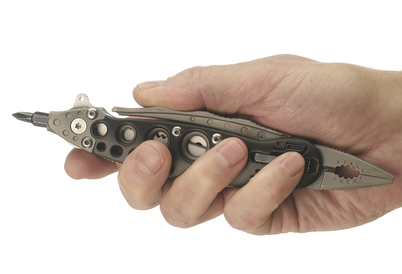 Futerał: Nylon | Opakowanie: Pudełko kartonowe | Waga (g): 210 | Rodzaj ostrza:: Zmodyfikowany Spear Point | Stal: 2CR13 | Wykończenie ostrza: Czarne, oksydowane | Długość po złożeniu (cm): 16.5 | Długość ostrza (cm): 7.6 | Rękojeść: Zytel | Twardość materiału ostrza::: 51-53 HRC | Projektant: Launce Barber & Tom Stokes | Długość całkowita (cm): 24.5 | Blokada ostrza: Locking Liner | Grubość ostrza (cm): 0.24 | Rodzaj ząbkowania ostrza: Triple-Point Serrations - LifeGun.pl Nóż CRKT 9060K wielofunkcyjny Zilla-Tool (ostrze czarne)-3