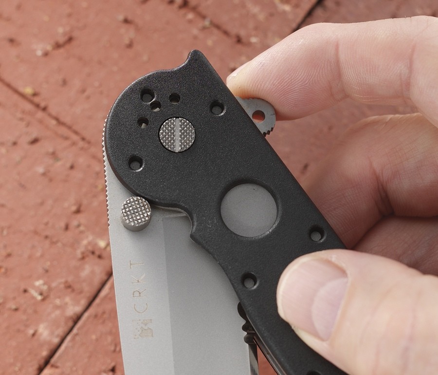 Ostrze ząbkowane: Tak | Opakowanie: Pudełko kartonowe | Waga (g): 99 | Rodzaj ostrza:: Spear point | Stal: AUS 8 | Wykończenie ostrza: Bead-blast | Długość po złożeniu (cm): 12.1 | Długość ostrza (cm): 8.9 | Rękojeść: Zytel | Twardość materiału ostrza::: 58-59 HRC | Projektant: Kit Carson | Długość całkowita (cm): 20.9 | Blokada ostrza: Locking Liner + AutoLAWKS | Grubość ostrza (cm): 0.25 | Rodzaj ząbkowania ostrza: Triple-Point Serrations - LifeGun.pl Nóż składany CRKT M16-13Z-5