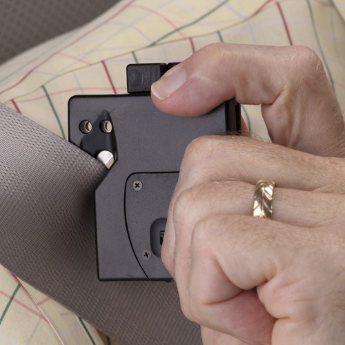 Kolor: Czarny | Opakowanie: Blister | Twardość materiału ostrza::: HRC 60-61 | Projektant: James McGowan | Blokada ostrza: Ostrze stałe | Rodzaj ostrza:: Przecinak do pasów | Stal: Stal hartowana - LifeGun.pl Nóż do cięcia pasów CRKT ExiTool 9030-5