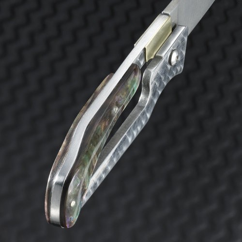 Ostrze ząbkowane: Nie | Opakowanie: Pudełko kartonowe | Waga (g): 52 | Rodzaj ostrza:: Drop point | Stal: 2CR13 | Wykończenie ostrza: Satynowe | Długość po złożeniu (cm): 9.14 | Długość ostrza (cm): 7 | Twardość materiału ostrza::: 51-53 HRC | Projektant: Ed Halligan | Długość całkowita (cm): 15.24 | Blokada ostrza: Slip Joint | Grubość ostrza (cm): 0.28 | Rękojeść: 2CR13 Composite Material - LifeGun.pl Nóż CRKT 5569 KISS-4