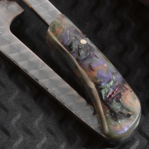 Ostrze ząbkowane: Nie | Opakowanie: Pudełko kartonowe | Waga (g): 29 | Rodzaj ostrza:: Drop point | Stal: 2CR13 | Wykończenie ostrza: Satynowe | Długość po złożeniu (cm): 7.9 | Długość ostrza (cm): 6 | Twardość materiału ostrza::: 51-53 HRC | Projektant: Ed Halligan | Długość całkowita (cm): 13.3 | Blokada ostrza: Slip Joint | Grubość ostrza (cm): 0.2 | Rękojeść: Stal nierdzewna i CPL - LifeGun.pl Nóż składany CRKT 5565 KISS-1